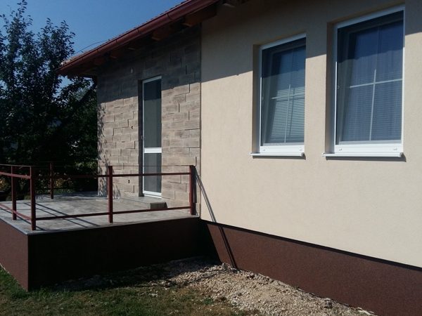 Fasády rodinných domov – realizácia, fotka 2
